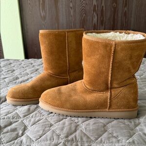 Koolaburra Chestnut Suede Boots